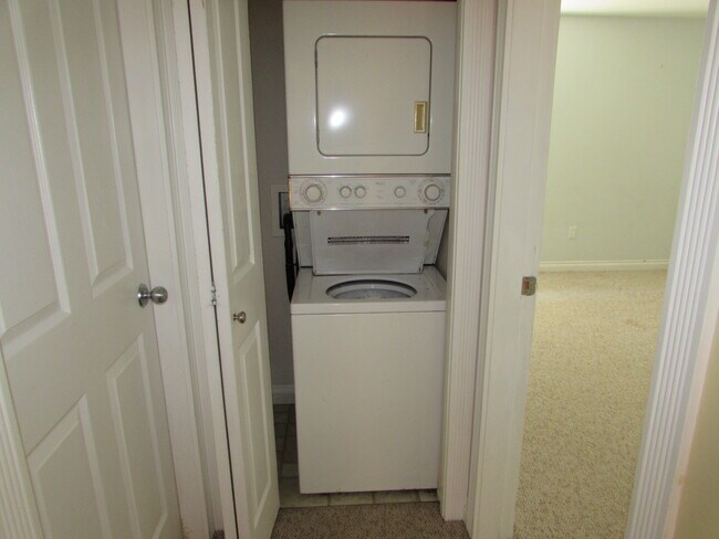 Photo du bâtiment - 5170 Dunn Pl