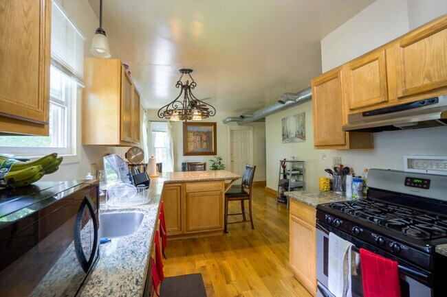 Building Photo - 113 Comstock Pl