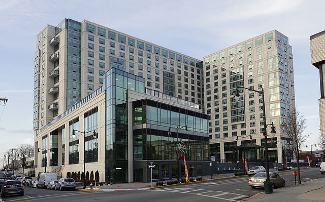 Building Photo - 690 Anderson Ave