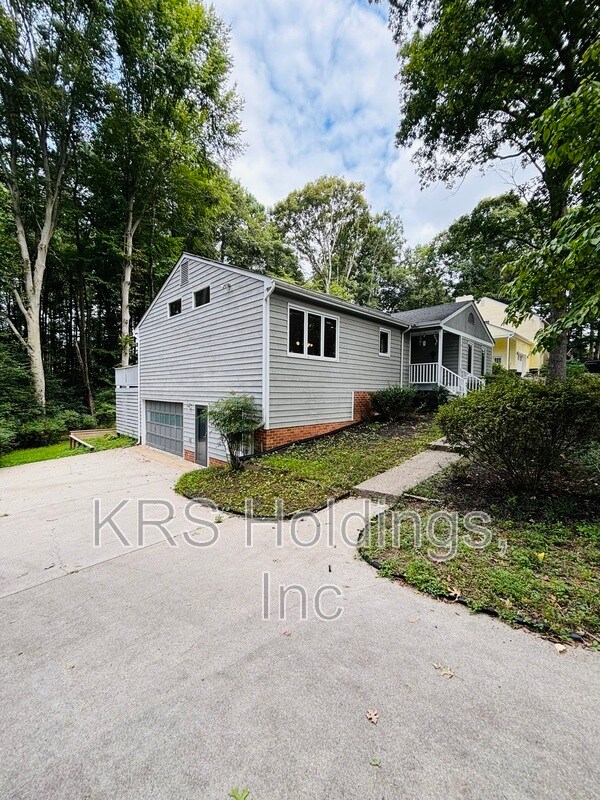 Foto del edificio - 8416 Summit Acres Dr