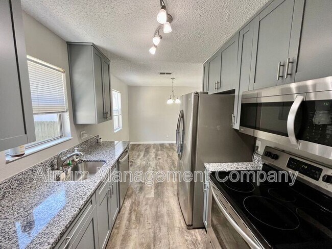 Foto del edificio - 8705 N 37th St