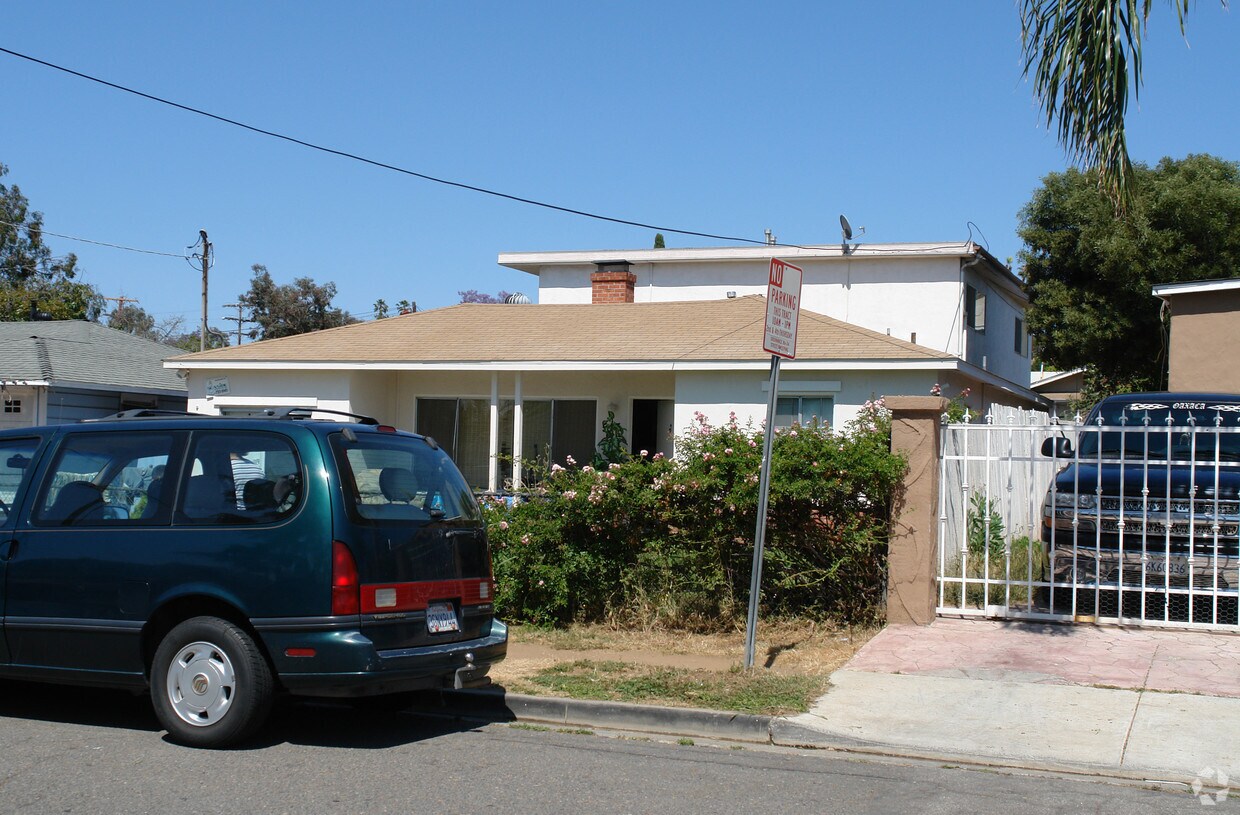 Building Photo - 517 Massachusetts Ave