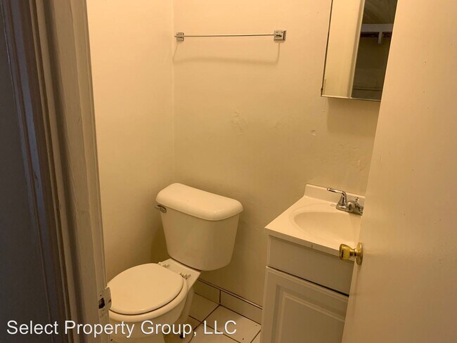 Foto del edificio - 3553 N Oakland Ave