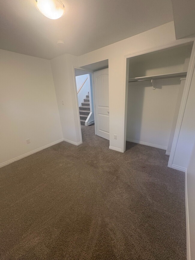 Photo du bâtiment - 10507-10122 122 Ave NW