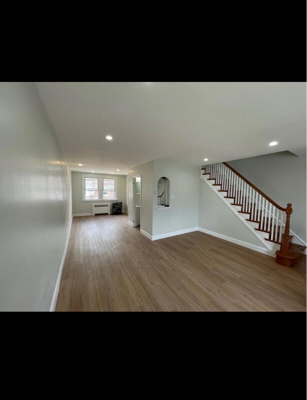 Foto principal - 6604 Souder St