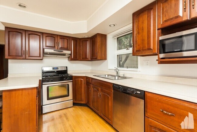 Foto del edificio - 2021 W Addison St