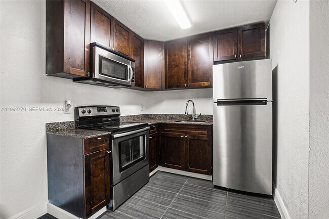 Foto del edificio - 37 SW 14th St