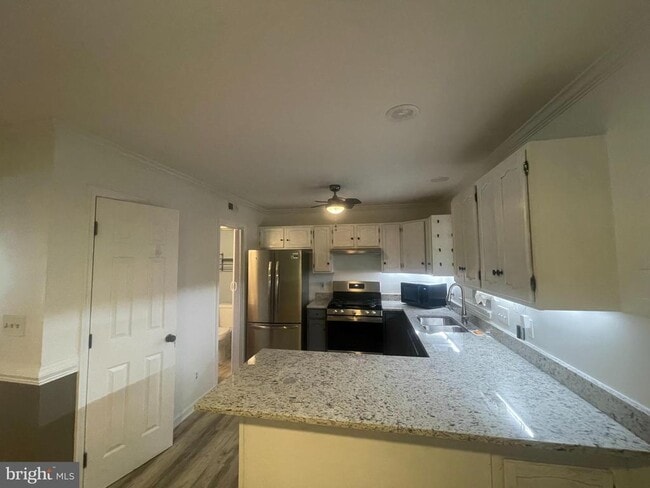 Building Photo - 9612 Dominion Forest Cir