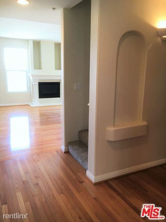 Building Photo - 3 br, 2.5 bath Condo - 350 S Norton Ave Ph 6