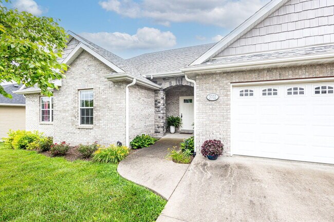 Foto del edificio - 3702 Timber Run Dr