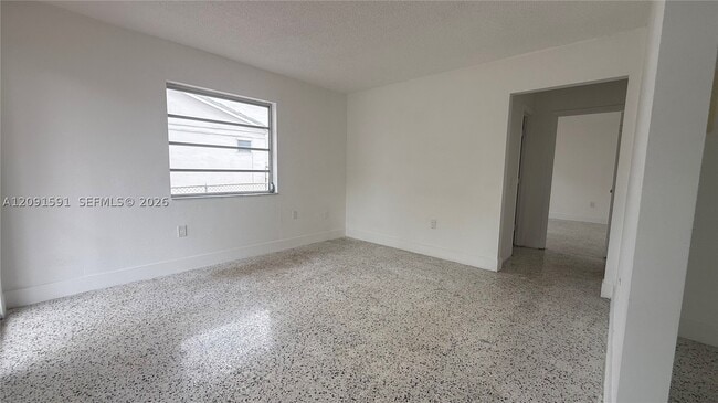 Building Photo - 3216 SW 25th St