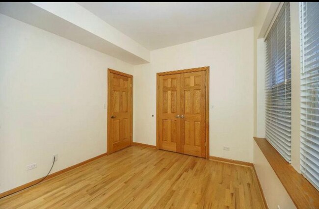 Foto del edificio - 4904 N Drake Ave