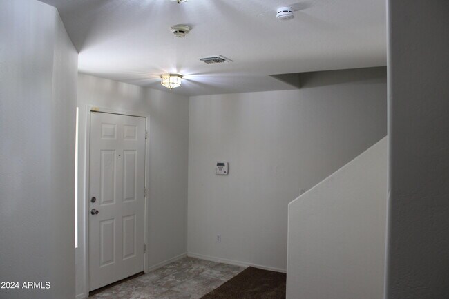 Building Photo - 2568 W Tanner Ranch Rd