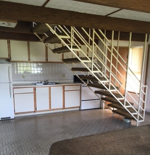 Open Floor Plan - 999 S 30th St