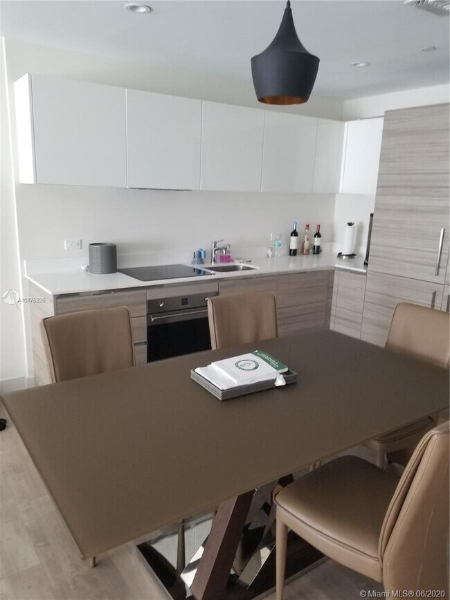 Foto del edificio - 777 N Ocean Dr