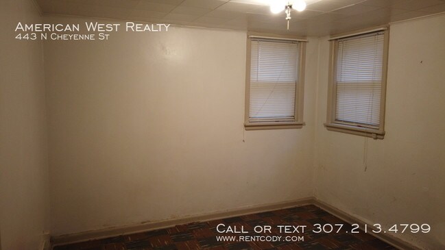 Building Photo - Basement apartment
