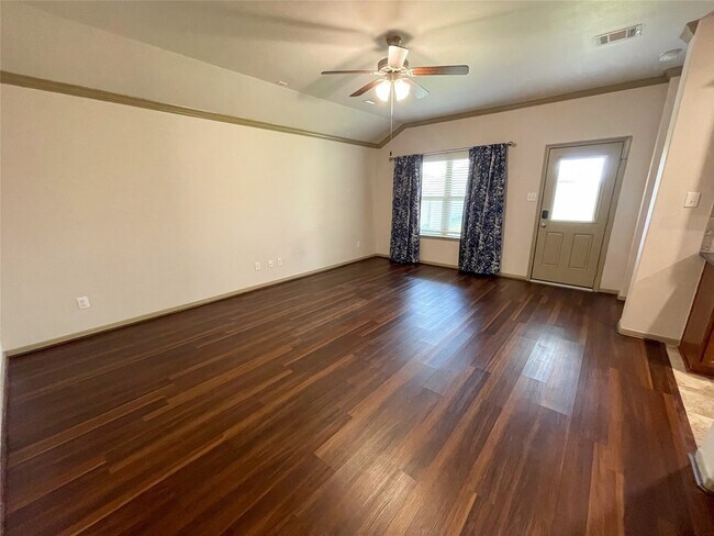 Foto del edificio - 3419 Hollow Mist Dr