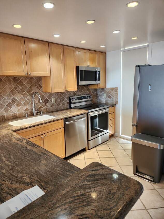 4337 Marina City Dr Unit 443, Marina Del Rey, CA 90292 Condo for Rent