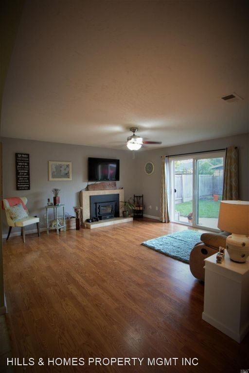 Foto del edificio - 4 br, 2 bath House - 7849 BEVERLY DRIVE
