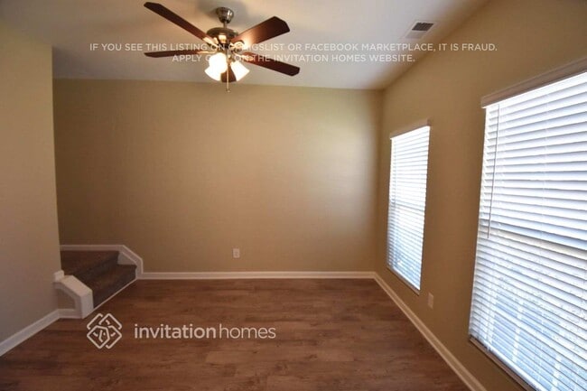 Foto del edificio - 462 Boxelder Rd