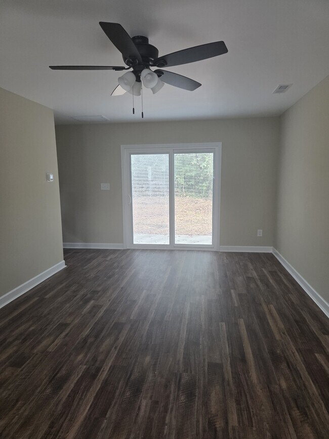 Foto del edificio - 210 W Washington Exd