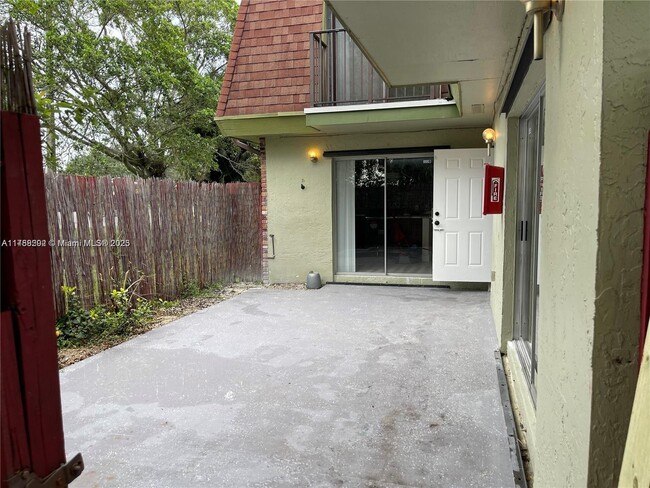 Building Photo - 2806 S University Dr