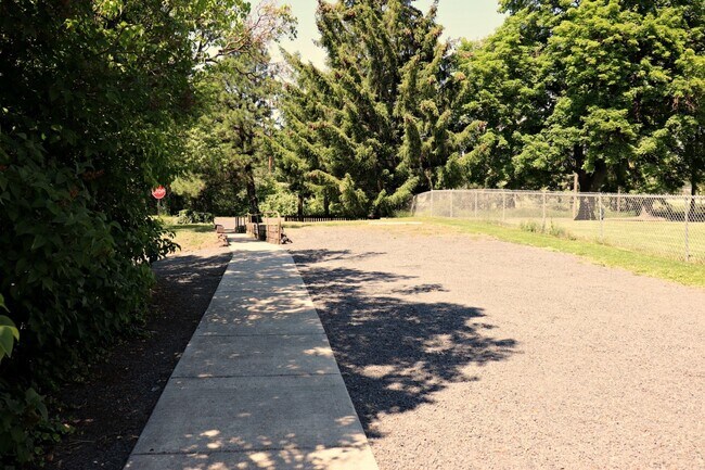 Foto del edificio - 614 Ash St