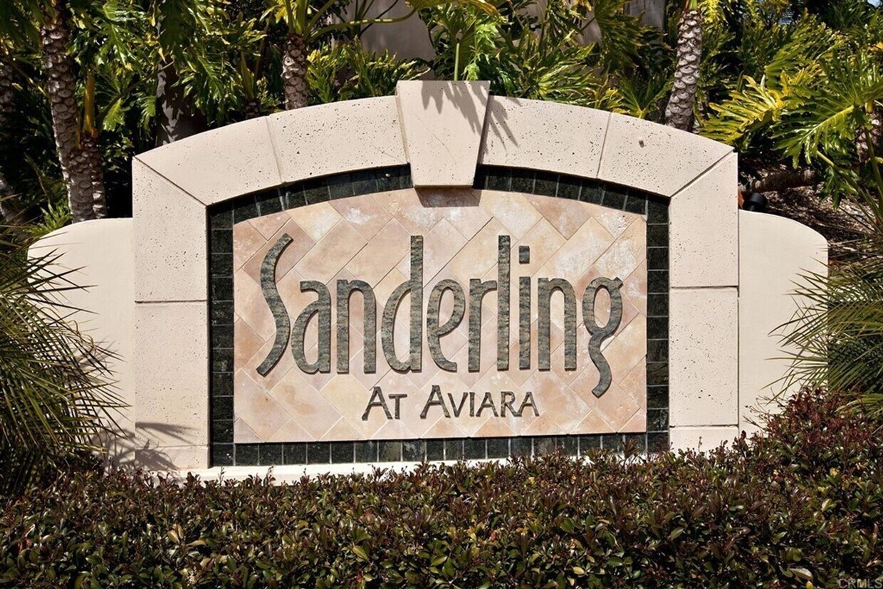 Foto principal - Bright And Airy End Unit In Gated Sanderli...