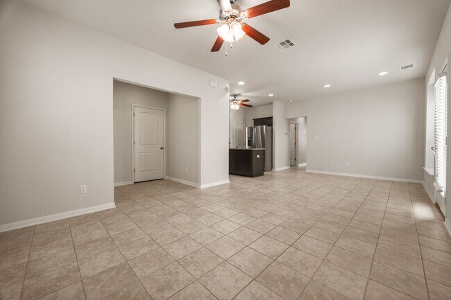 Foto del edificio - 2 BEDROOM HOME LOCATED IN SAN MARCOS, TEXAS!