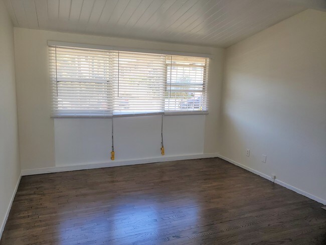 LIVING ROOM - 714 N Market St