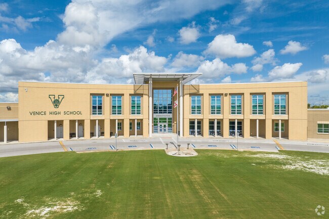 Venice Senior High School in Venice FL is an A rated school with a winning athletics program.