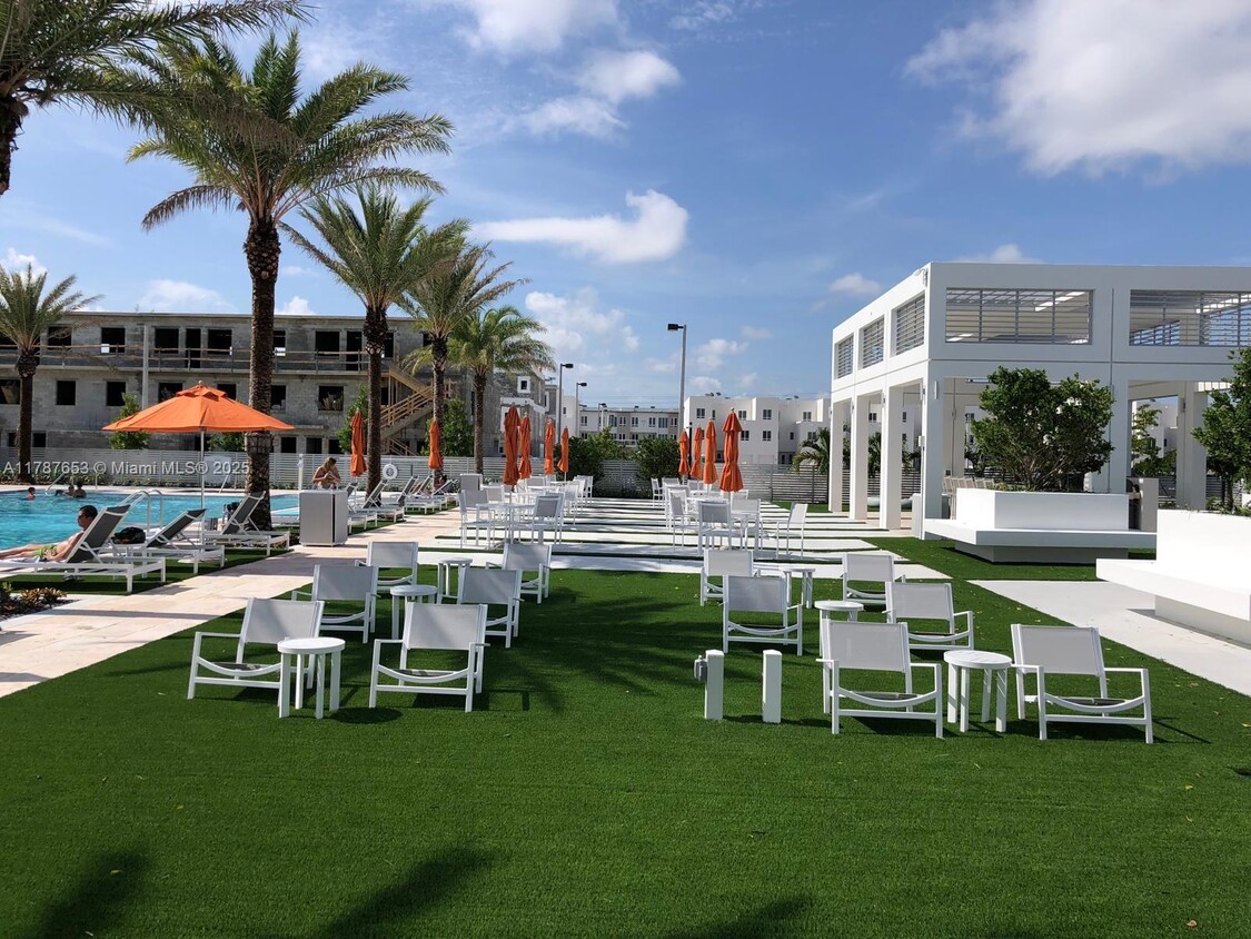 Foto principal - 10250 NW 66th St