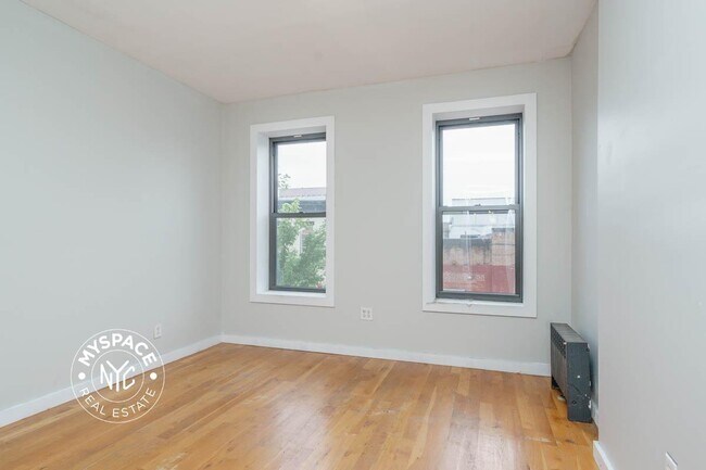 Building Photo - 247-246 46th St