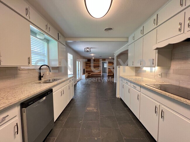 Foto del edificio - Beautifully Refreshed 3/2/2 in Fort Worth ...