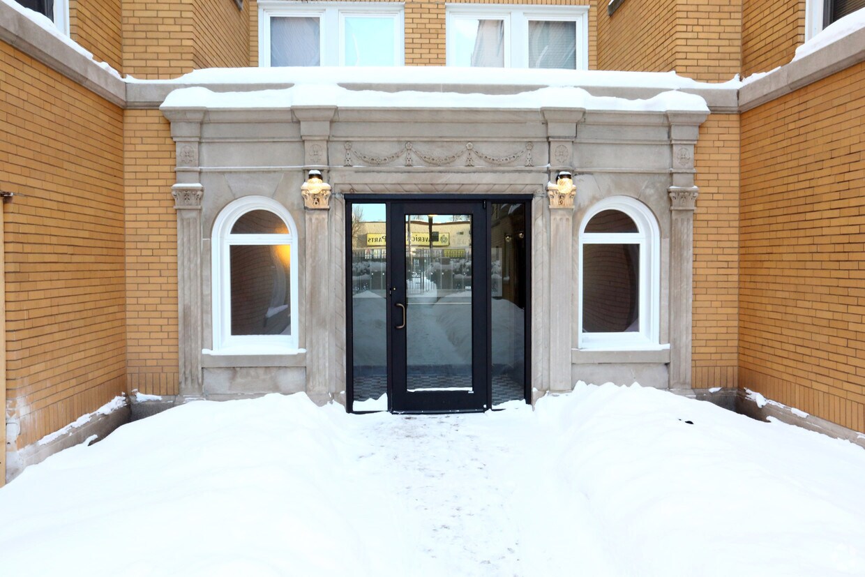 Foto del edificio - 4205 W Fullerton Ave