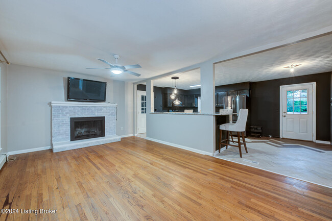 Building Photo - 210 Alexander Dr