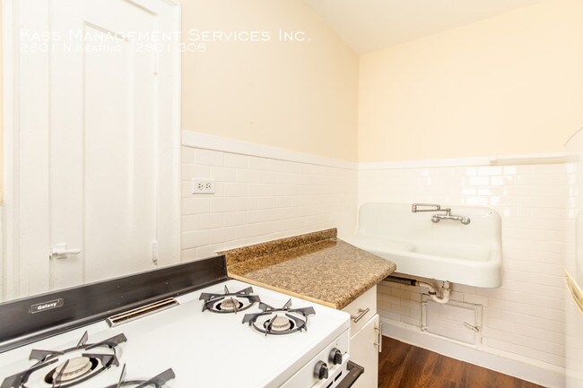 Foto del edificio - 2801 N Keating Ave