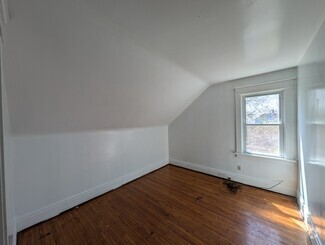 Building Photo - 507 Lisbon Ave