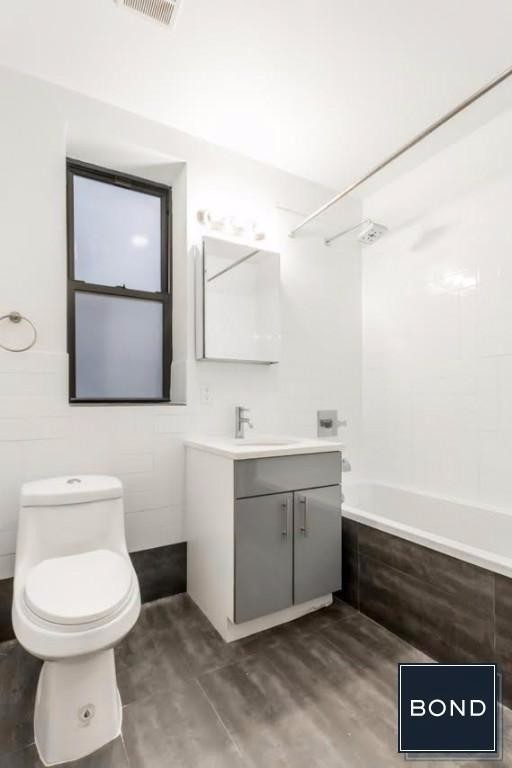 Foto del edificio - 3671 Broadway