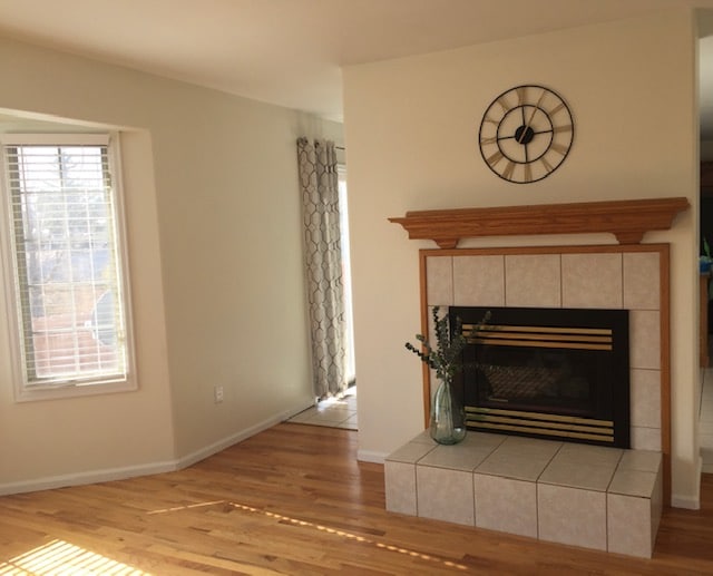 Building Photo - Tremendous Twin Home!