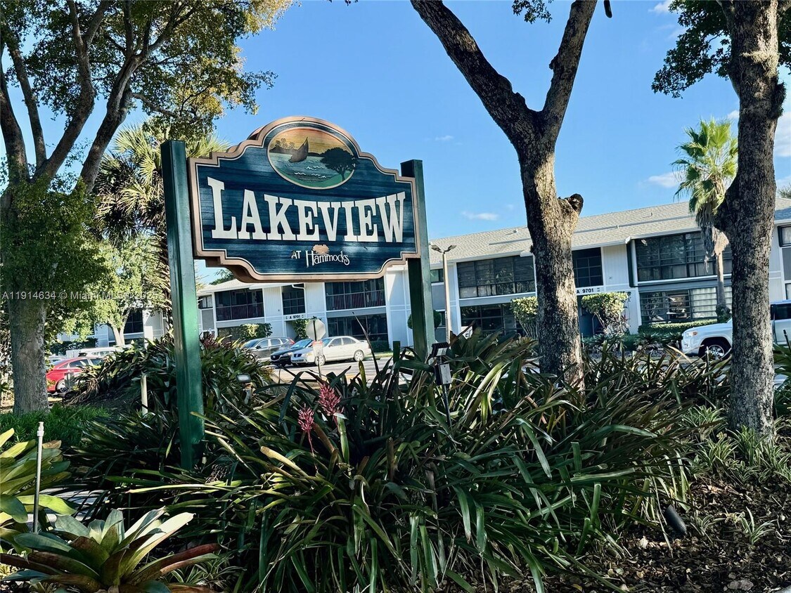 Primary Photo - 9719 Hammocks Blvd