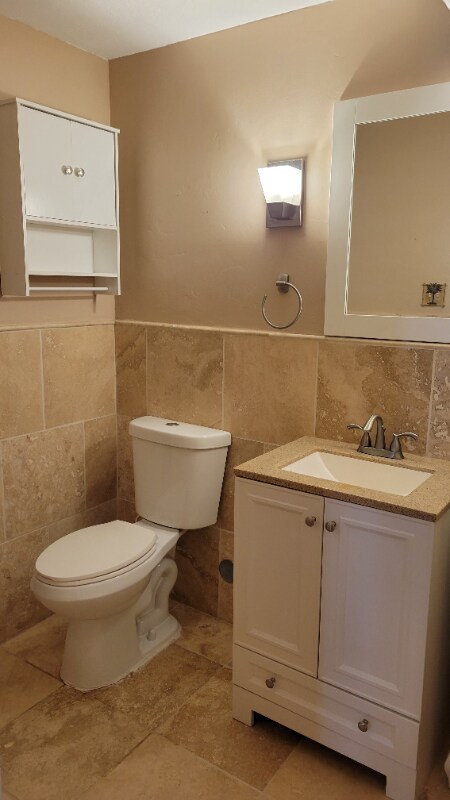 Foto del edificio - 807 Whisper Cove Rd