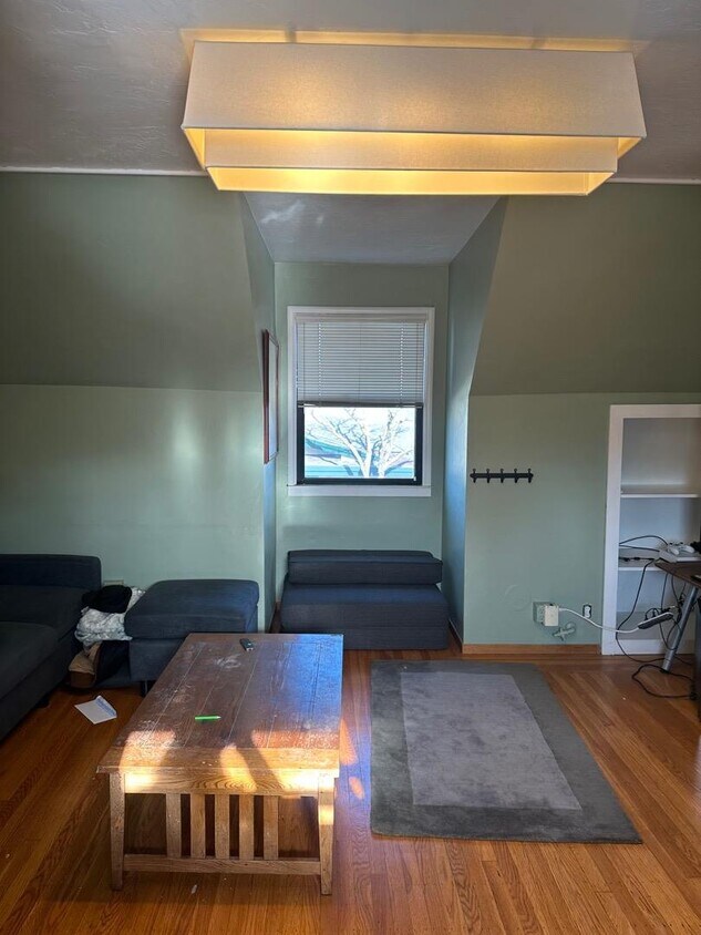 180 2nd St Unit A, Los Altos, CA 94022 Condo for Rent in Los Altos