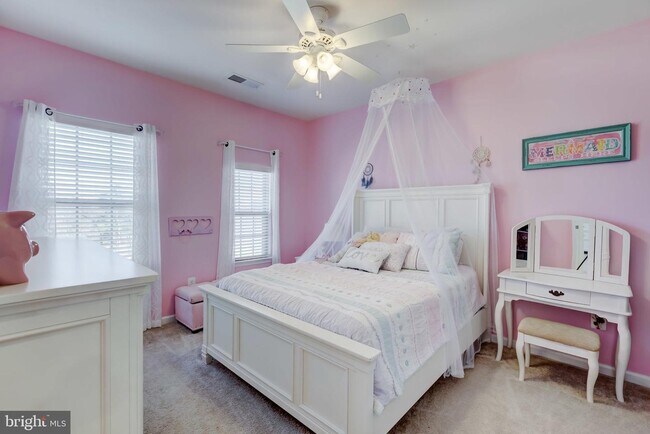 Foto del edificio - 5808 Oakdale Village Rd