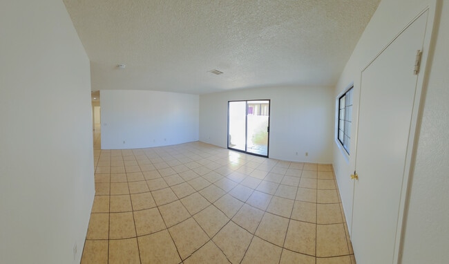 Building Photo - 33425 Wishing Well Trl