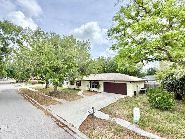 Foto del edificio - 2445 E Burr Oak Ct
