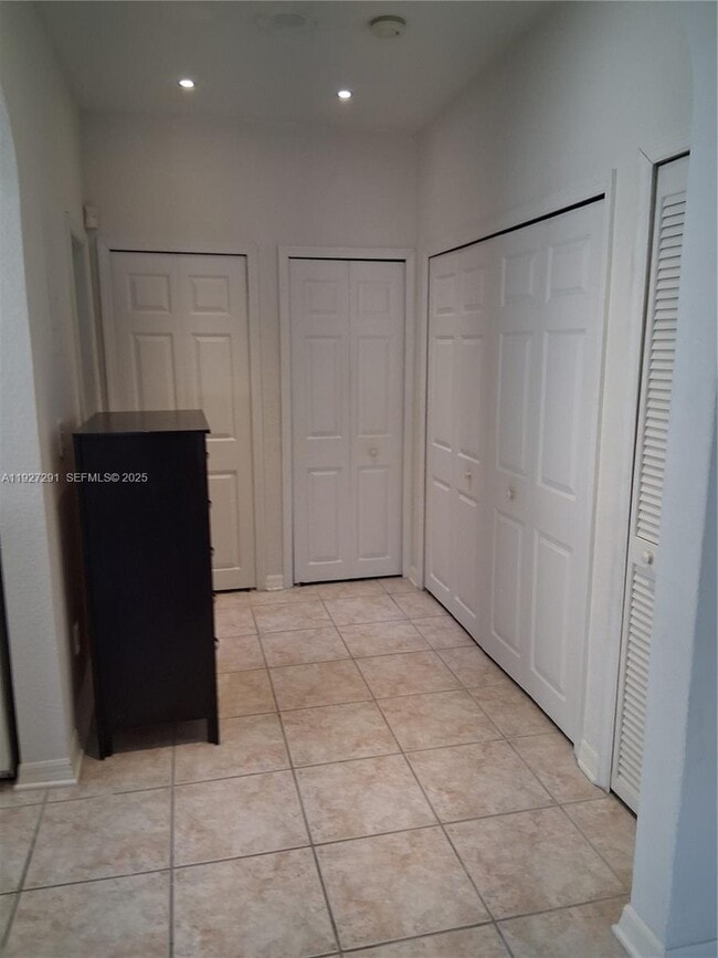 Building Photo - 359 Meridian Ave