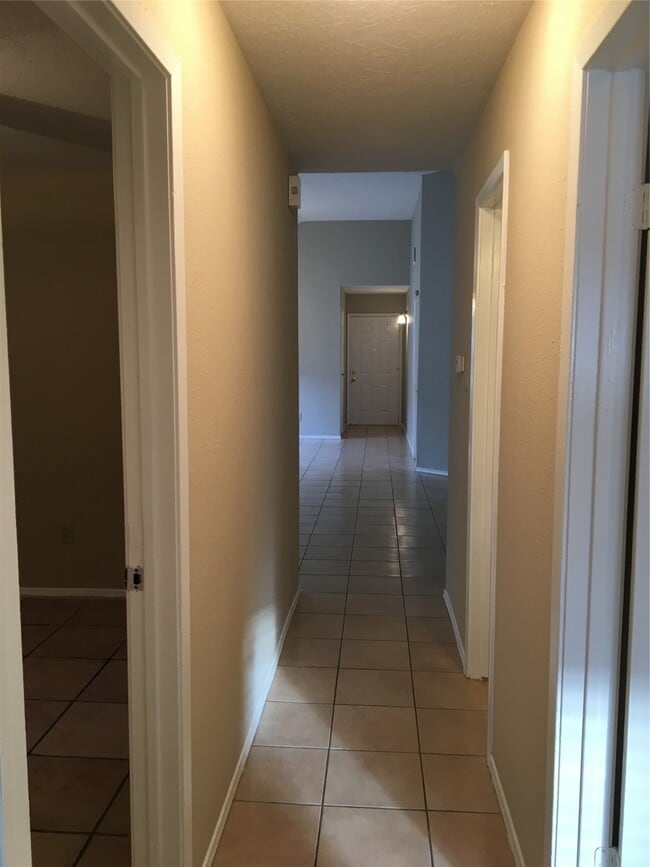 Foto del edificio - 5111 Beaverhill Dr