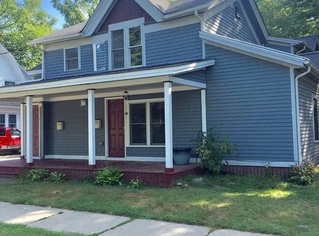 Photo - 108 N Hamilton St Apartment