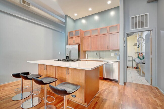 Foto del edificio - 1760 W Wrightwood Ave